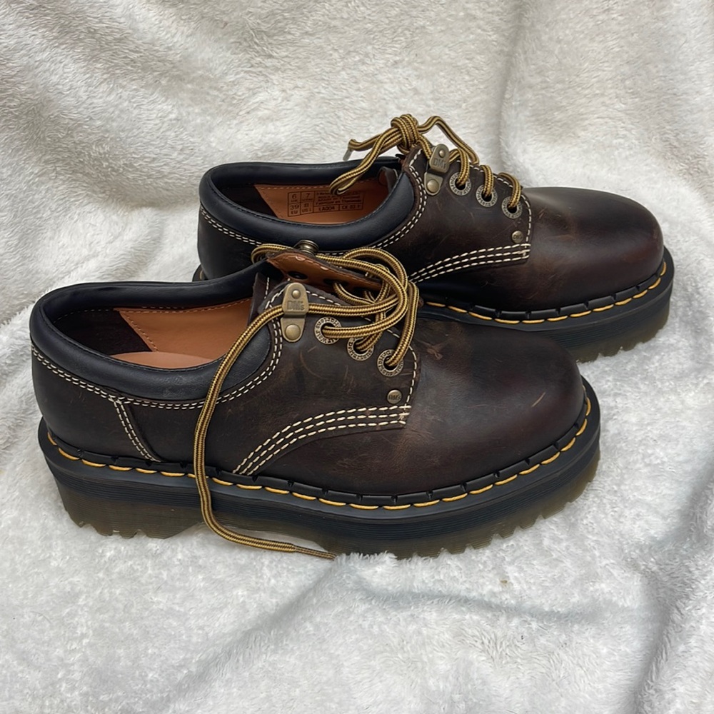 Nwot 8053 arc crazy horse leather platform